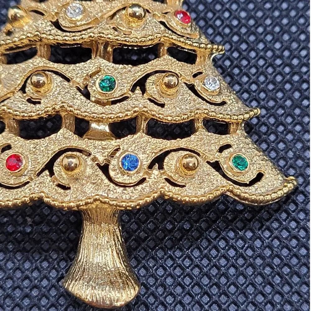 Luxe Vintage Holiday Sparkle Rhinestone Tiered Tree Brooch Gold Tone‎ Elegant